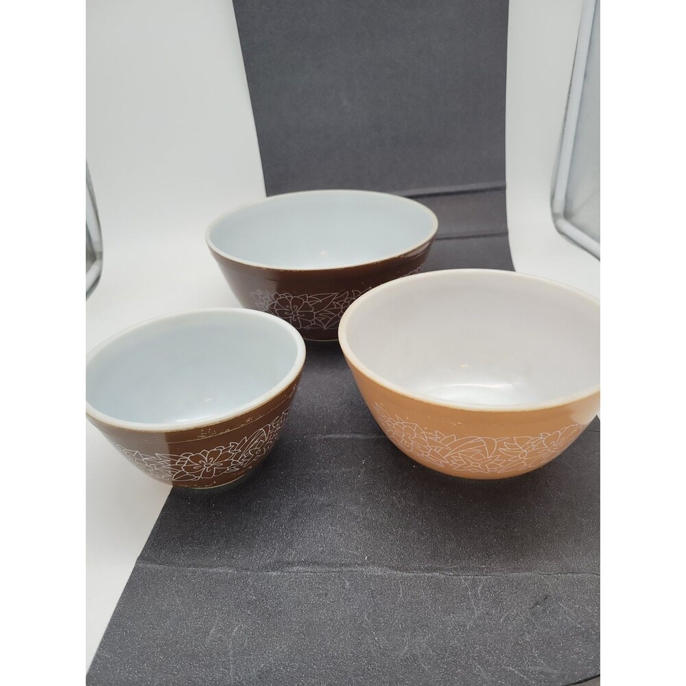Vtg Pyrex Woodland Brown Tan 3-Piece Nesting Mixing Bowl Set 401 402 403 Floral